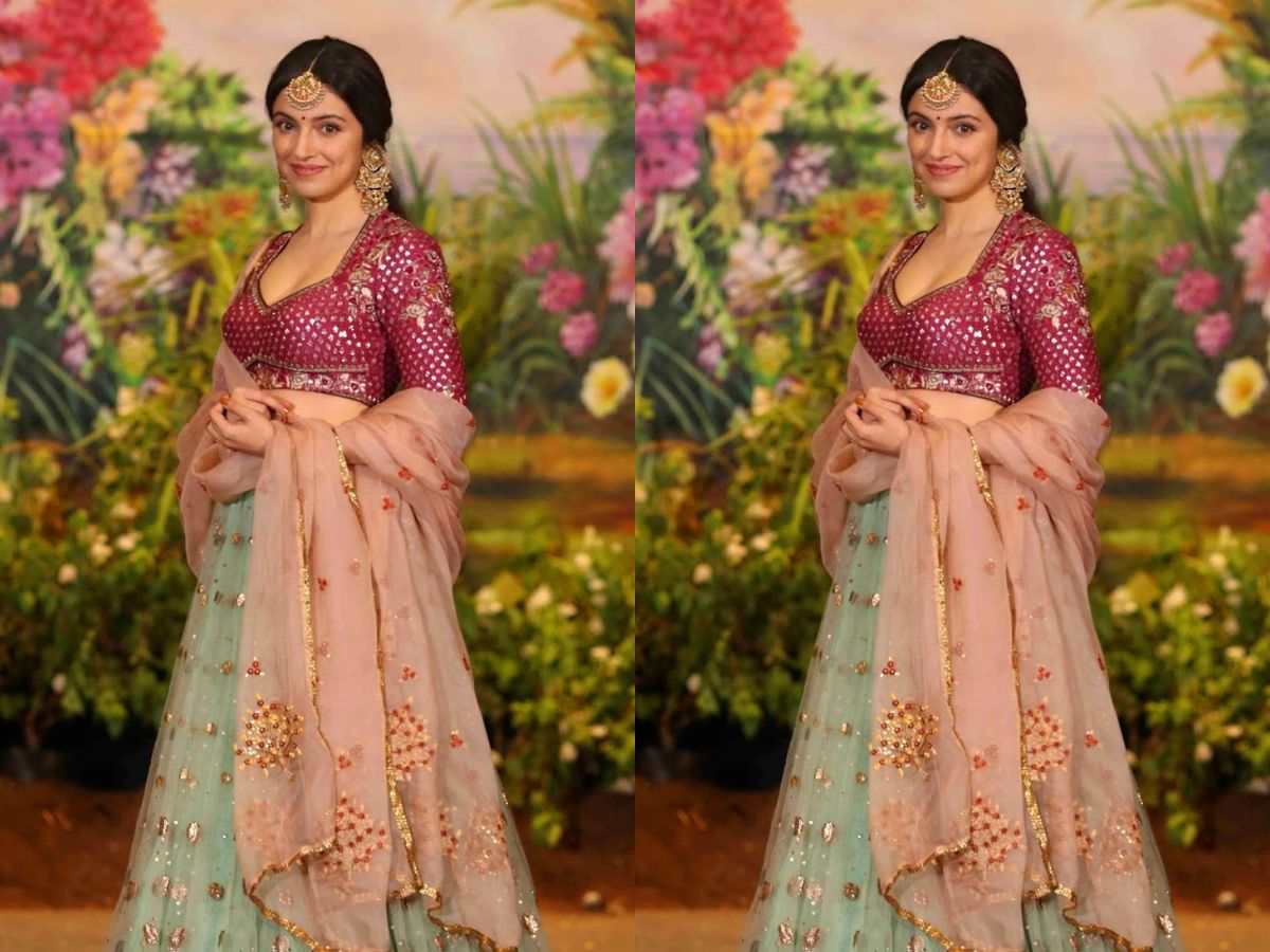 Karwa Chauth 2025: करवाचौथ पर लहंगा पहनने का है मन, तो झांक ले इन हसीनाओं के वॉर्डरोब में - Photo Gallery