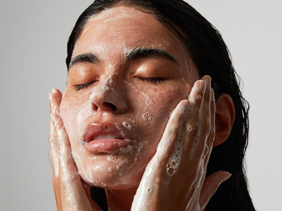 दिवाली के बाद आपकी स्किन बर्बाद हो सकती है, बचने के लिए पढ़ें ये ज़रूरी टिप्स! - Photo Gallery