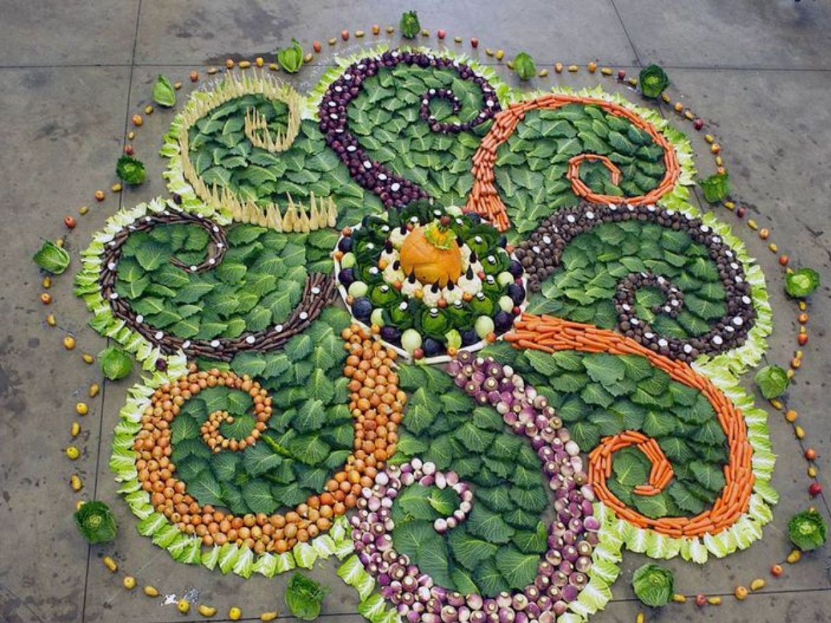 Diwali2025: अहोई अष्टमी पर बनाएं मनमोहक रंगोली, फूल और दीपक के साथ - Photo Gallery