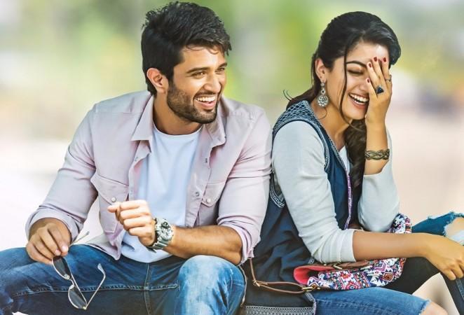 vijay-deverakonda-gave-big-hint-of-engagement-with-rashmika-mandanna रश्मिका से सगाई के बाद पहली बार दिखे विजय, फैंस को मिला एंगेजमेंट का सबसे बड़ा सबूत!