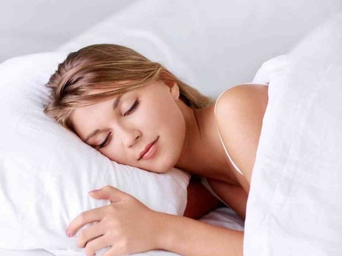 फोन चलते-चलते आंखें बोझिल हो गई है ? तो ये नेचुरल ट्रिक्स सिर्फ आपके लिए है जो बदल देंगी आपकी नजर! - Photo Gallery