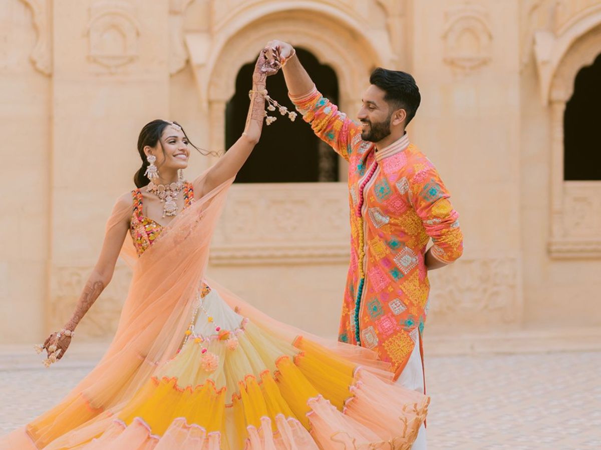 Diwali 2025: न्यू कपल्स के लिए परफेक्ट दीवाली सेलिब्रेशन आइडियाज - Photo Gallery