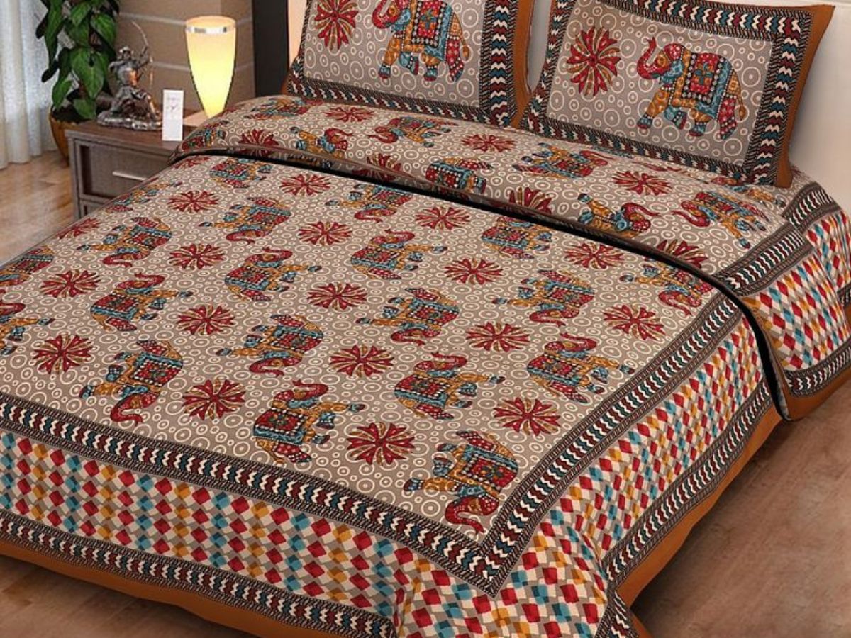 जयपुर की रॉयल कारीगरी: आपके कमरे को बदल देंगी ये 8 बेडशीट्स - Photo Gallery