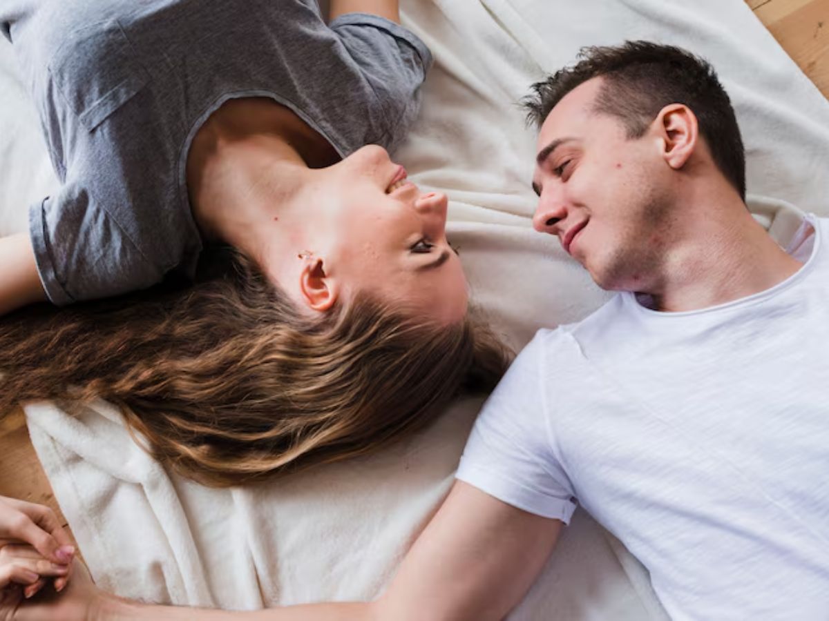 रोमांस में पत्नी को नहीं कर पा रहे Satisfy? ये 7 तरीके कर सकते हैं मदद - Photo Gallery