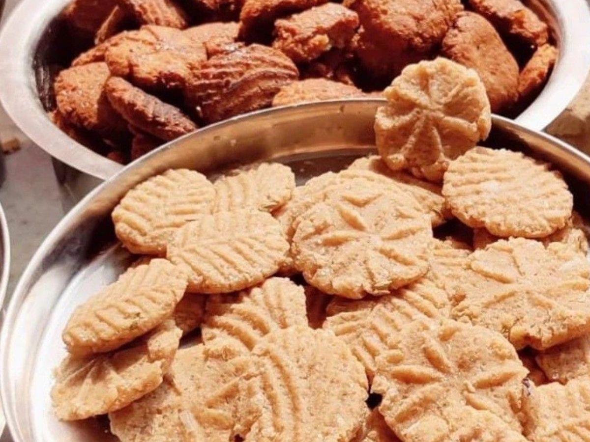 छठ पूजा 2025: घर पर बनाएं कुरकुरा ठेकुआ, जानें स्टेप-बाय-स्टेप रेसिपी - Photo Gallery