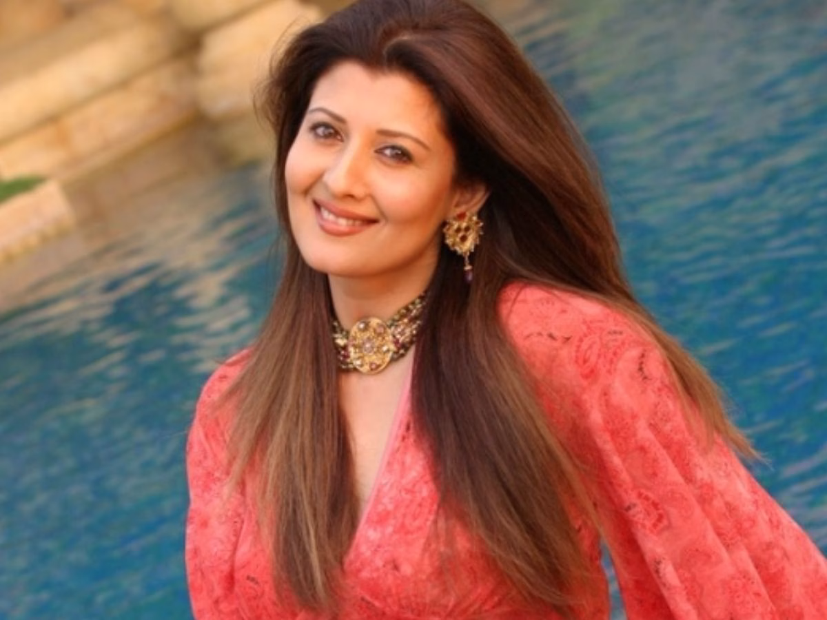 Salman Khan की गर्लफ्रेंड को चाहिए ‘बंदूक’, जल्द से जल्द लाइसेंस लेना चाहती हैं संगीता बिजलानी, आखिर किस से डर रही एक्ट्रेस? - Photo Gallery