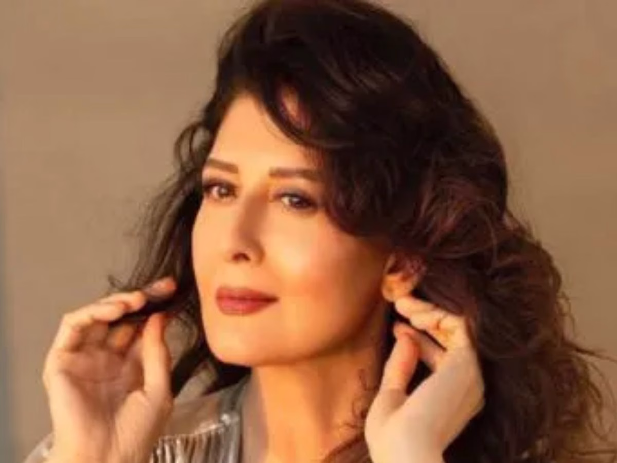 Salman Khan की गर्लफ्रेंड को चाहिए ‘बंदूक’, जल्द से जल्द लाइसेंस लेना चाहती हैं संगीता बिजलानी, आखिर किस से डर रही एक्ट्रेस? - Photo Gallery