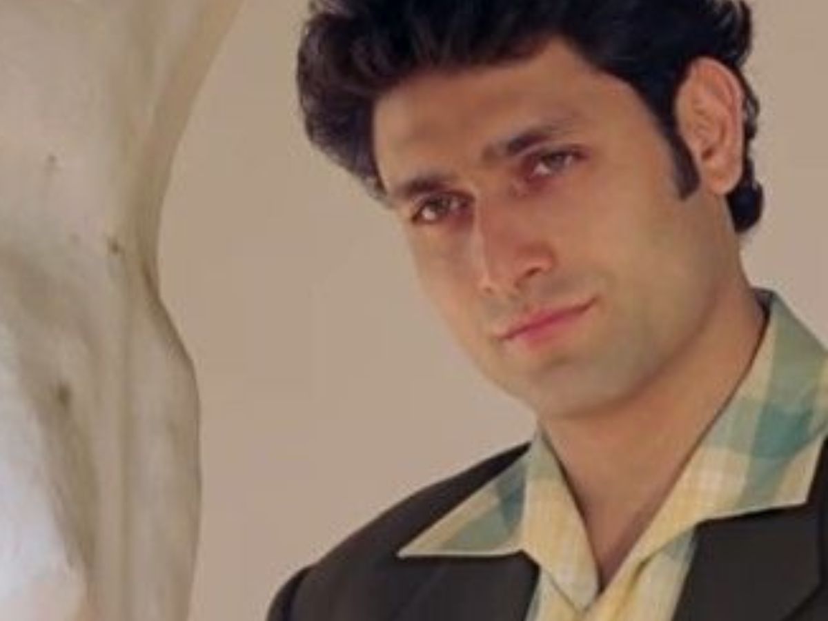 कभी अक्षय कुमार संग दिए इस एक्टर ने हिट सीन, आज विदेश में कपड़े बेचकर गुजार रहे हैं जिंदगी - Photo Gallery