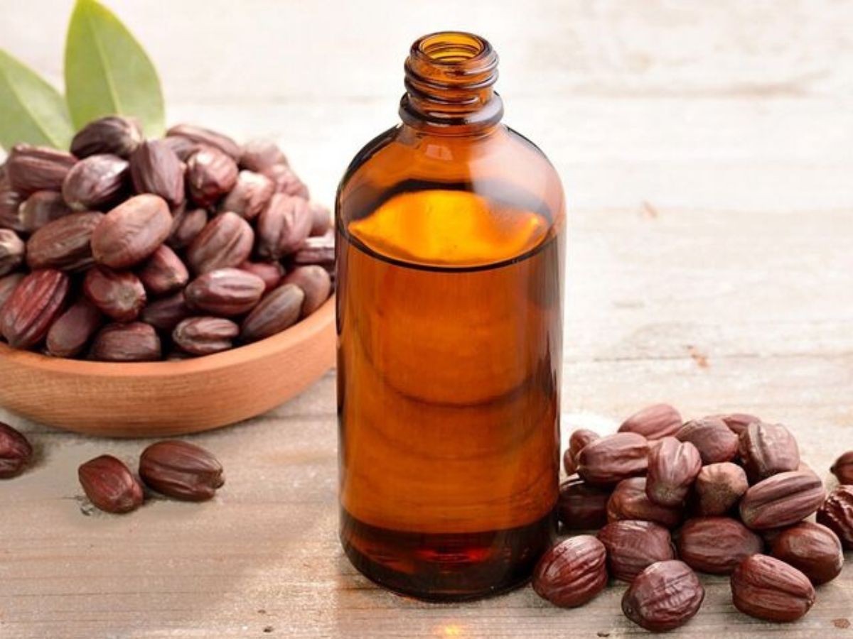 मुलायम और चमकदार त्वचा पाएं सर्दियों में, अपनाएं ये नेचुरल स्किनकेयर टिप्स - Photo Gallery