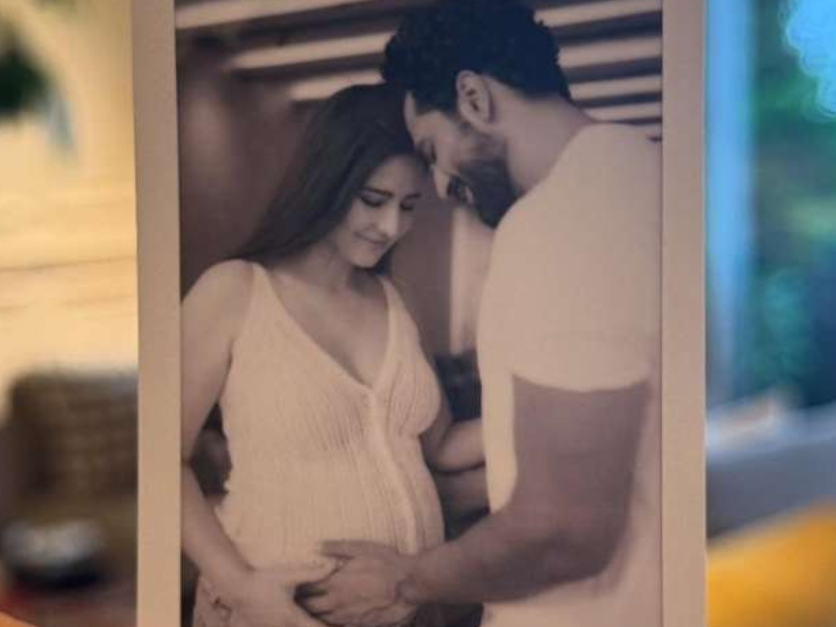 करीना कपूर से कटरीना कैफ तक, 40 की उम्र के बाद मां बनीं ये बॉलीवुड एक्ट्रेसेस - Photo Gallery