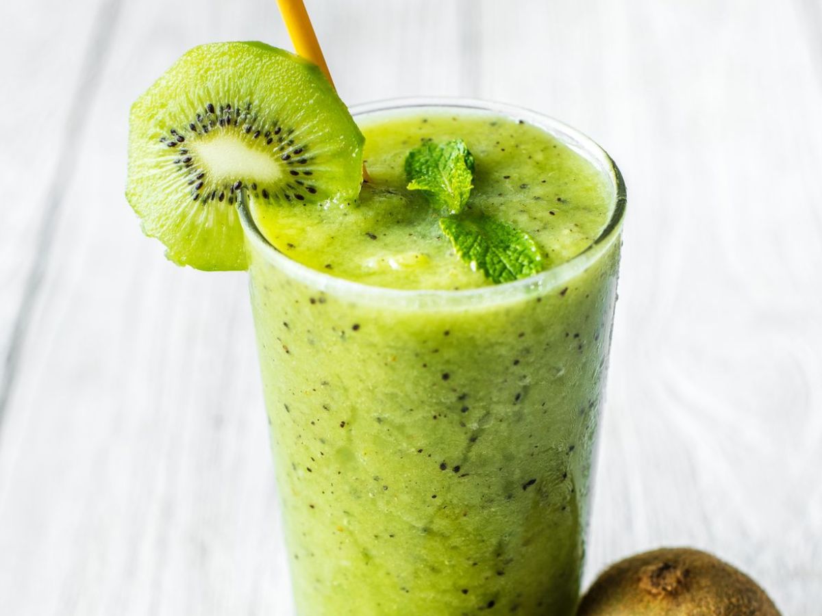 इस Diwali कीवी के 7 आसान और हेल्दी डिशेज़, बच्चों और बड़ों को दोनों पसंद आएँगी - Photo Gallery