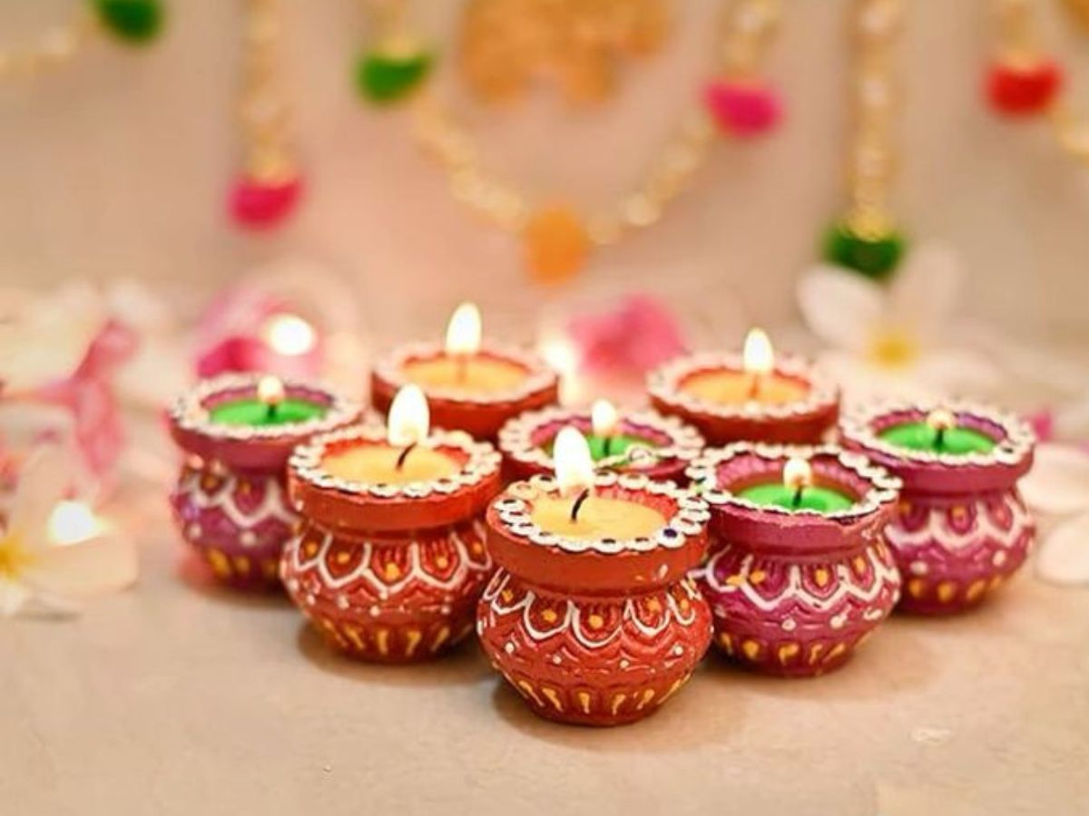 Diwali 2025: क्या आप भी कर रहे हैं ये लाइटिंग गलतियां? तो हो जाएं  इस दिवाली सावधान - Photo Gallery
