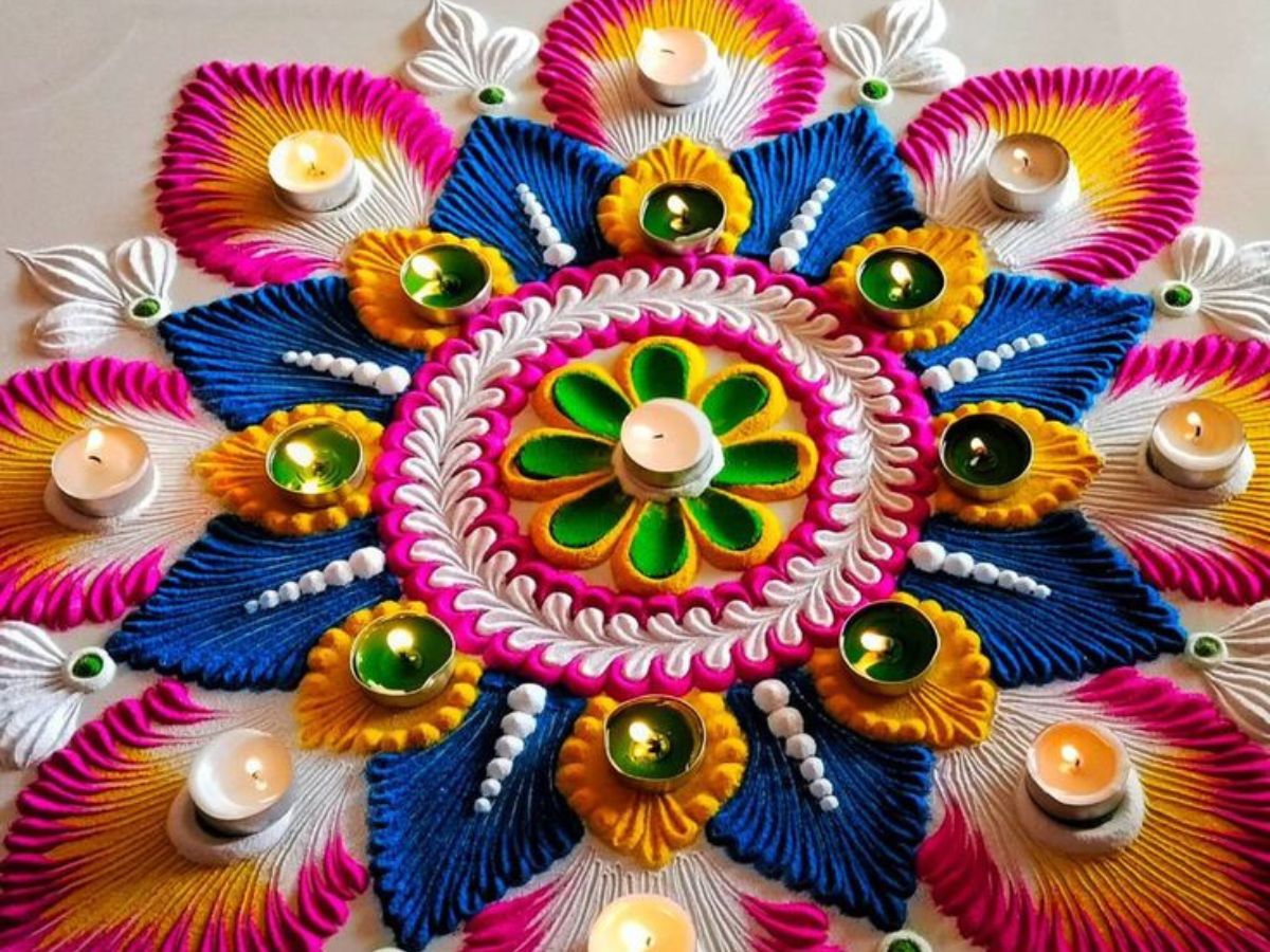 Diwali2025: अहोई अष्टमी पर बनाएं मनमोहक रंगोली, फूल और दीपक के साथ - Photo Gallery