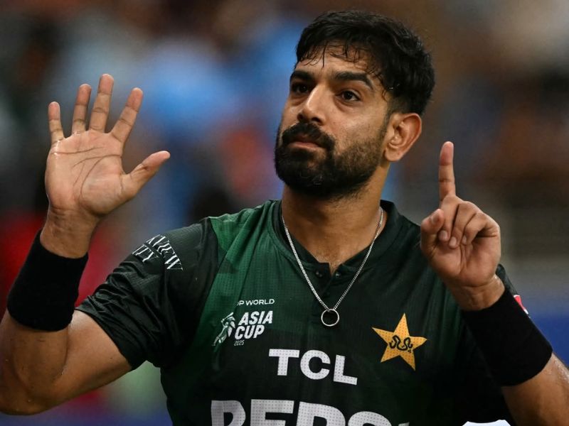 Pakistan's on-field protest - Photo Gallery