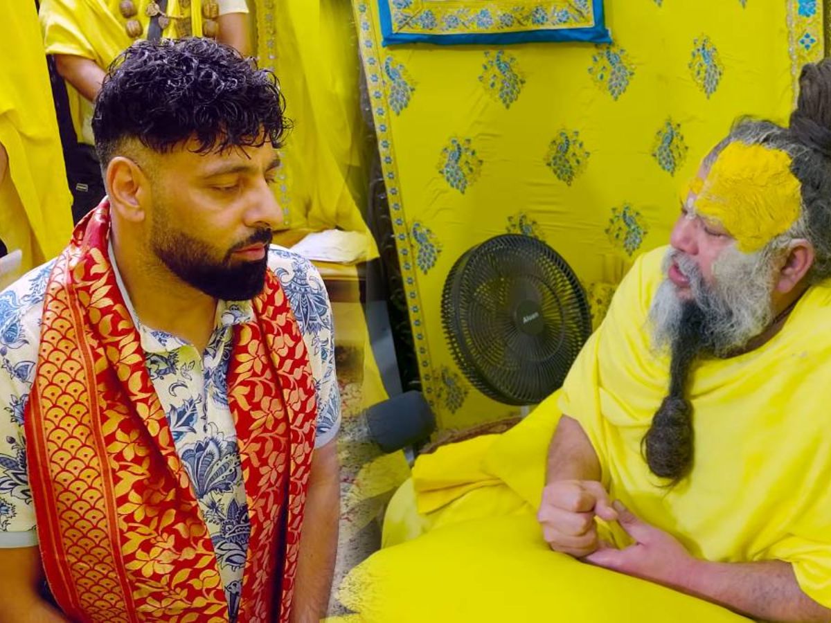 प्रेमानंद जी महाराज से मिलना है इमेज क्लीनिंग का नया तरीका! किन-किन सेलेब्स ने अपना ‘पल्लू’ है इससे चमकाया? - Photo Gallery