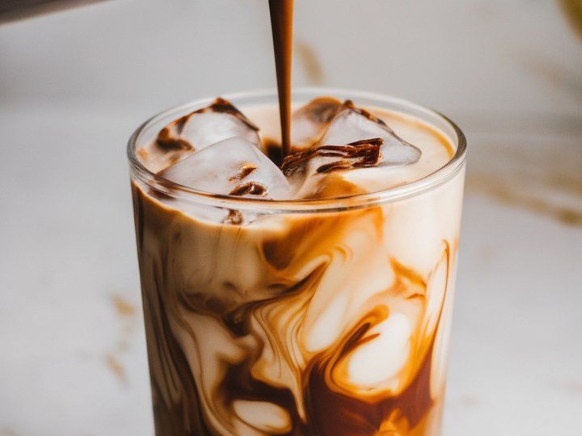 घर पर बनाएं इंस्टाग्राम वायरल कॉफी और पाएं Cafe Vibes