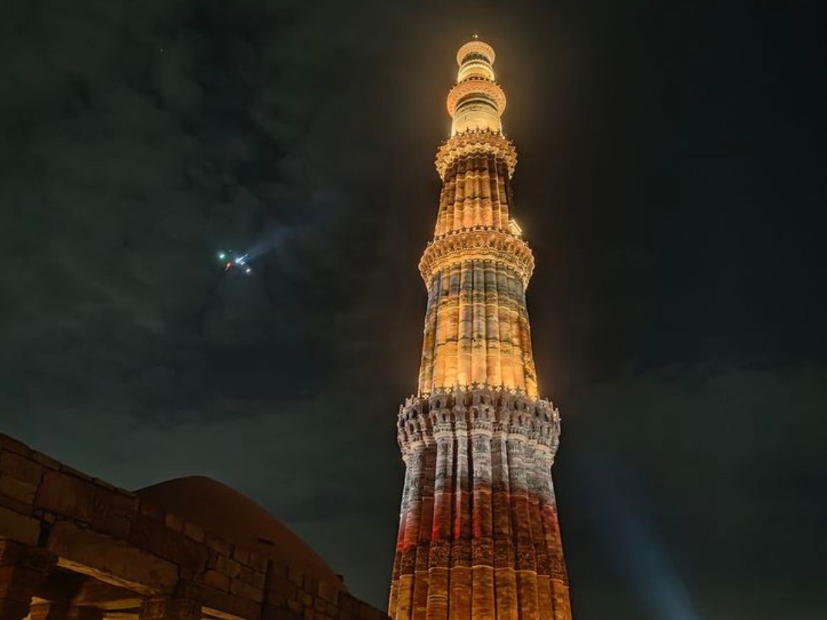 क्या आपको भी रात में घूमने जाने का है शौक? तो जानिए दिल्ली की उन जगहों  के बारे में स्वर्ग से कम नहीं लगती - Photo Gallery