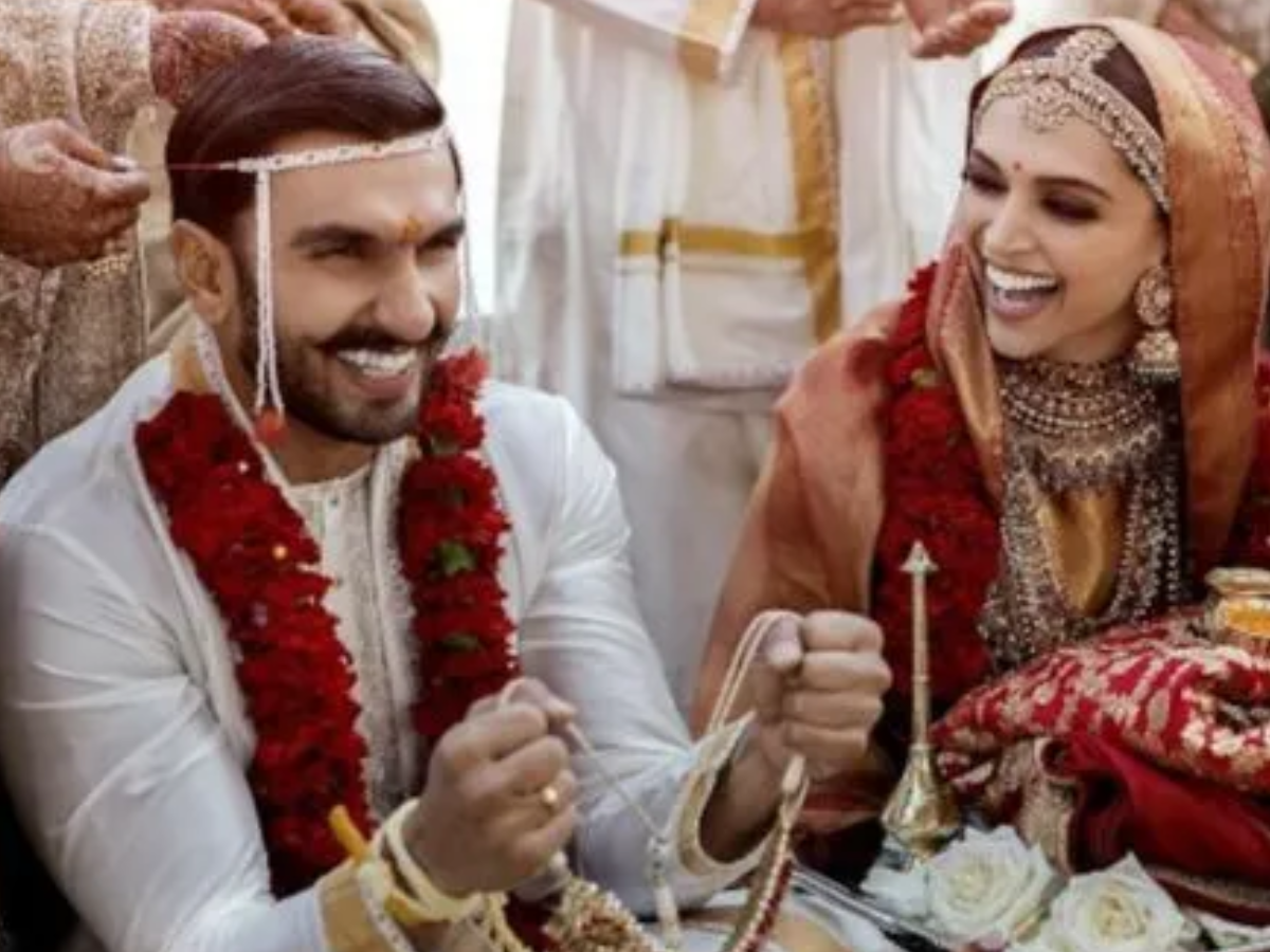 किसी ने खर्चे 100 करोड़ तो किसी ने 77 करोड़, बॉलीवुड स्टार्स ने अपनी शादी में पानी की तरह बहा दी दौलत - Photo Gallery