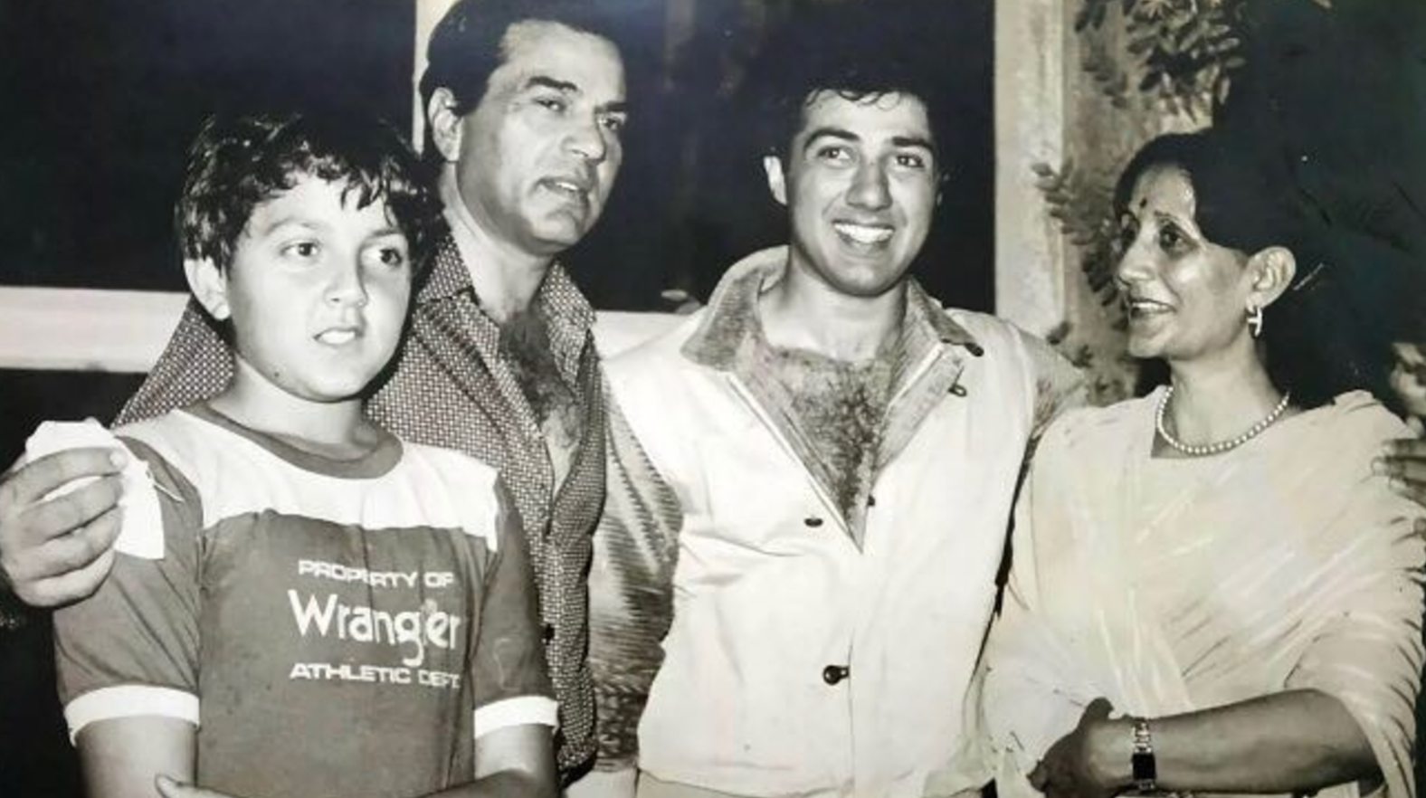 सनी देओल की डेब्यू फिल्म देखकर क्यों आगबबूला हो गए थे Dharmendra, उठाया था ये बड़ा कदम!