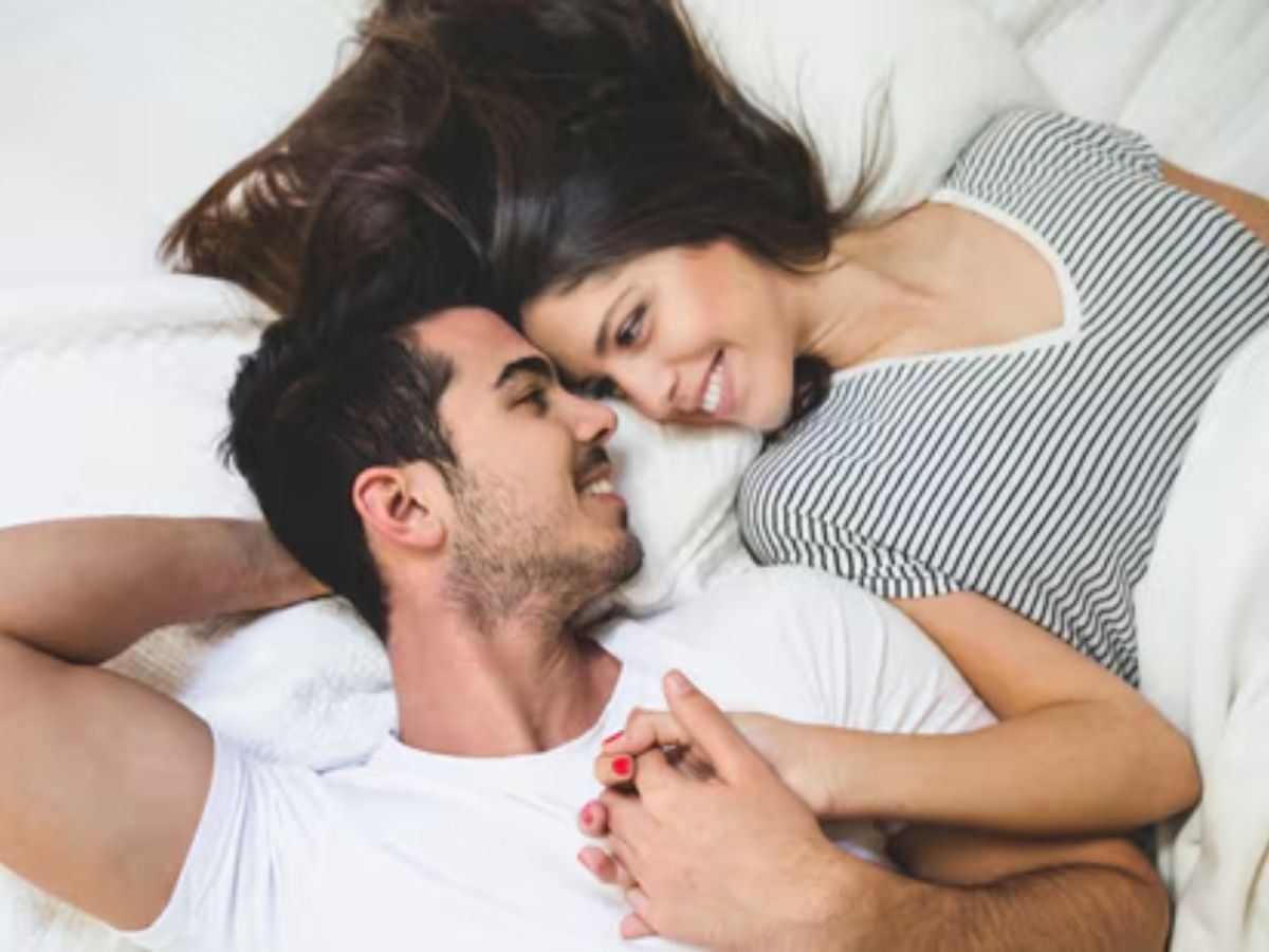 रोमांस में पत्नी को नहीं कर पा रहे Satisfy? ये 7 तरीके कर सकते हैं मदद - Photo Gallery