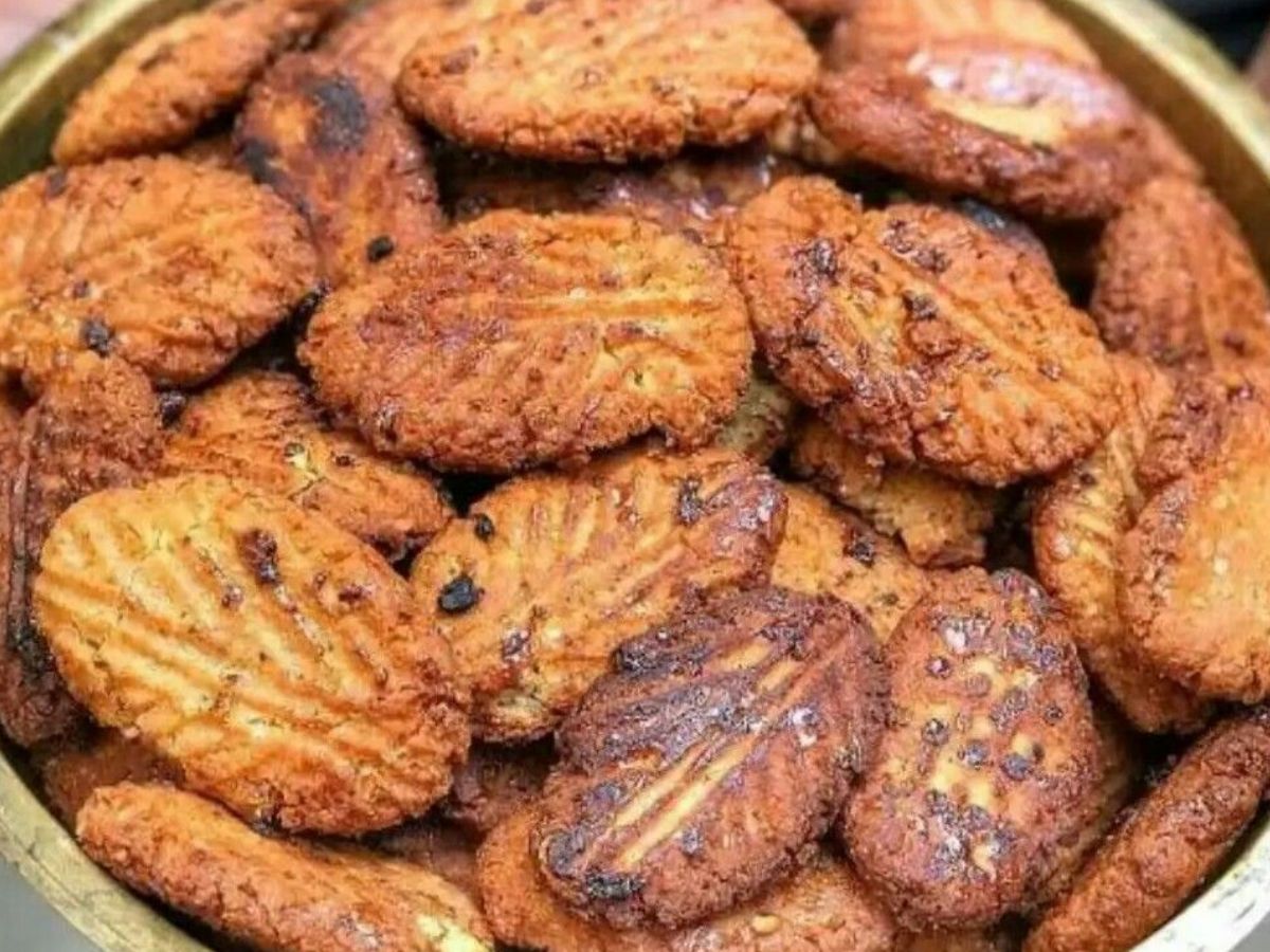 छठ पूजा 2025: घर पर बनाएं कुरकुरा ठेकुआ, जानें स्टेप-बाय-स्टेप रेसिपी - Photo Gallery