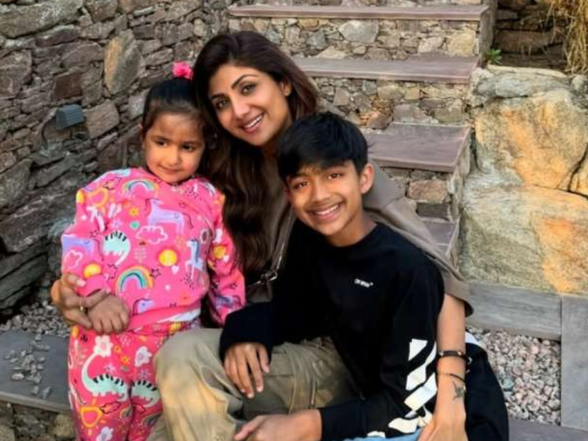 करीना कपूर से कटरीना कैफ तक, 40 की उम्र के बाद मां बनीं ये बॉलीवुड एक्ट्रेसेस - Photo Gallery