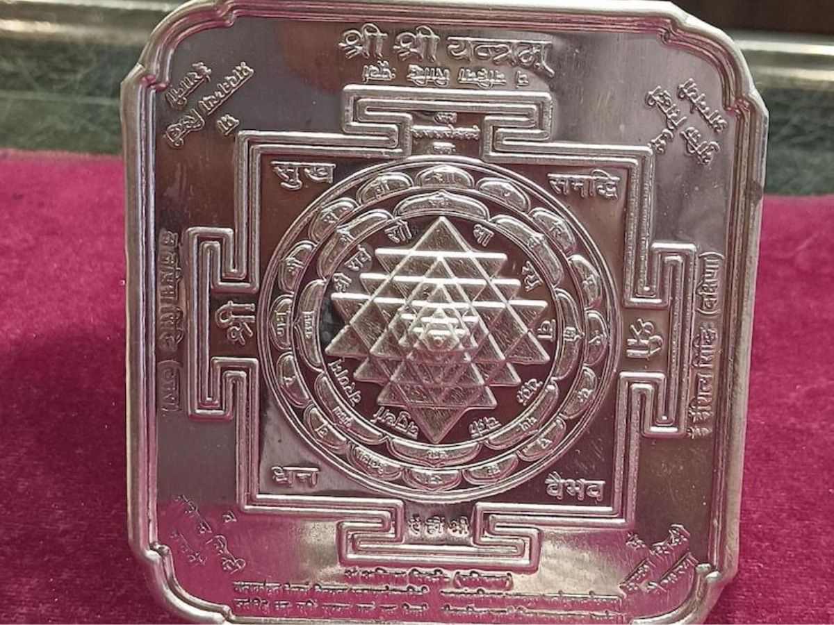 Dhanteras 2025: अगर इस धनतेरस ये खरीदारी नहीं की तो पछताएंगे, इन चीजों से घर में खुशहाली की गारंटी! - Photo Gallery