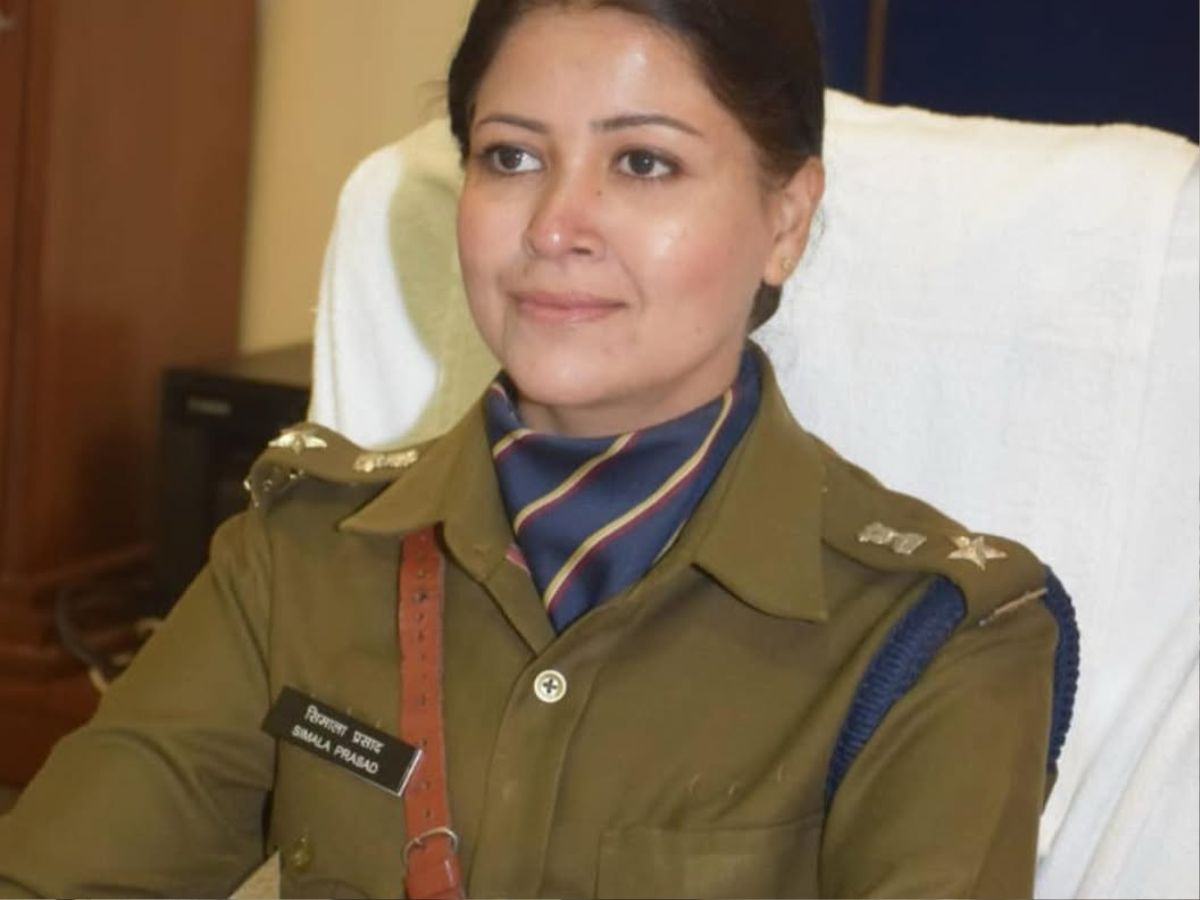 पहली बार में निकाला UPSC एग्जाम, IPS बनने के बाद फिल्मों में किया काम; कौन हैं यह ‘ग्लैमर क्वीन’ - Photo Gallery