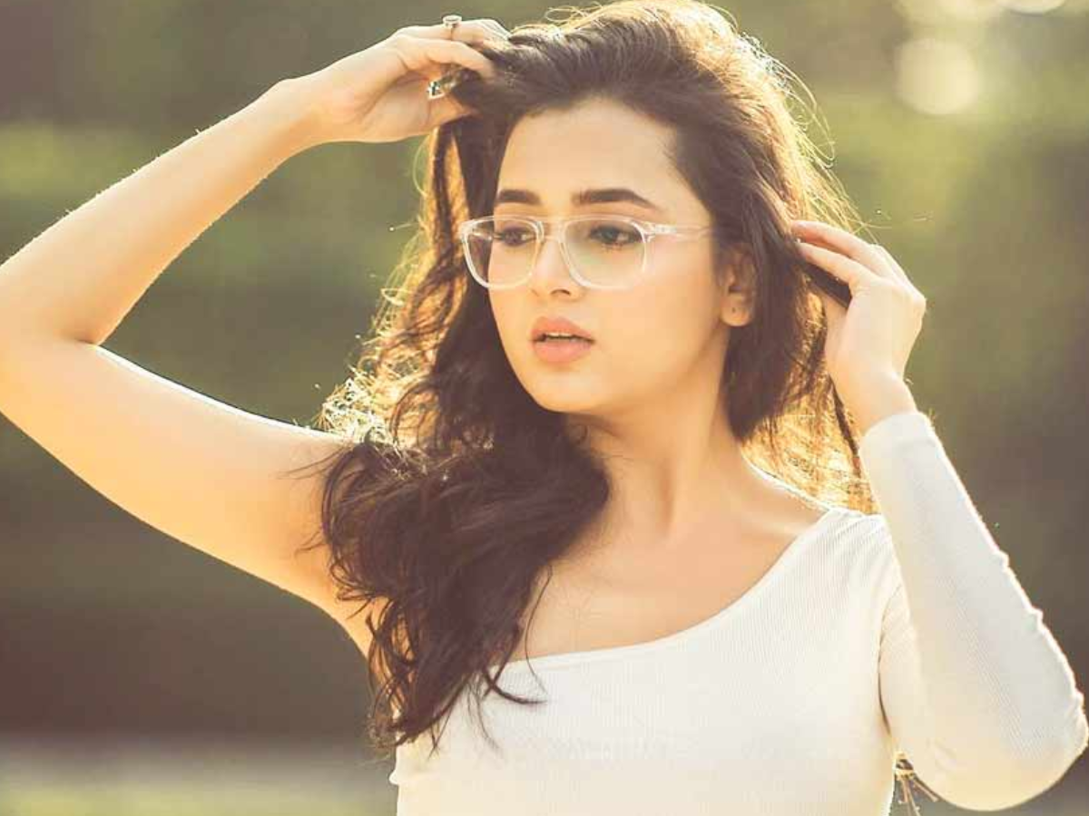 इन टीवी सितारों पर बरसती है दौलत, नेटवर्थ सुन आंखें फटी की फटी रह जाएंगी! - Photo Gallery