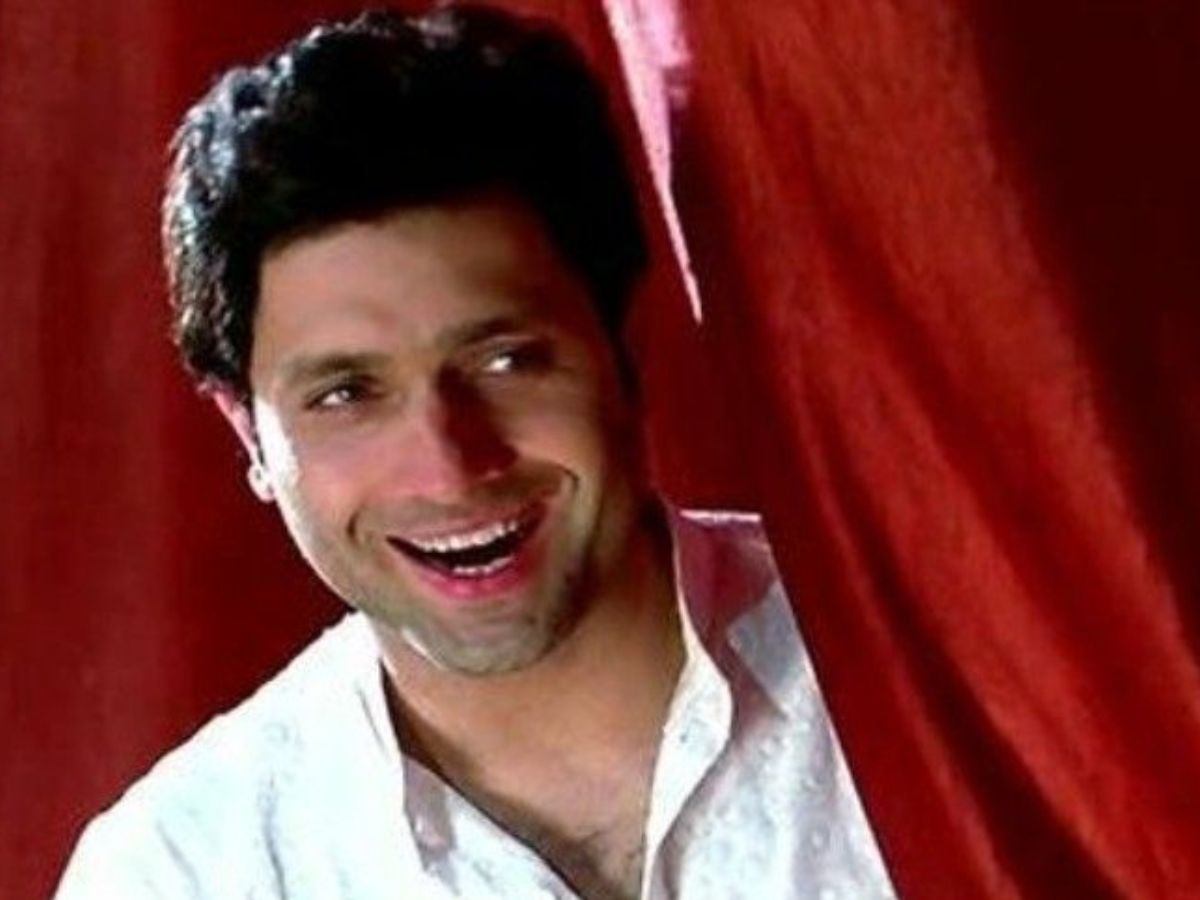 कभी अक्षय कुमार संग दिए इस एक्टर ने हिट सीन, आज विदेश में कपड़े बेचकर गुजार रहे हैं जिंदगी - Photo Gallery