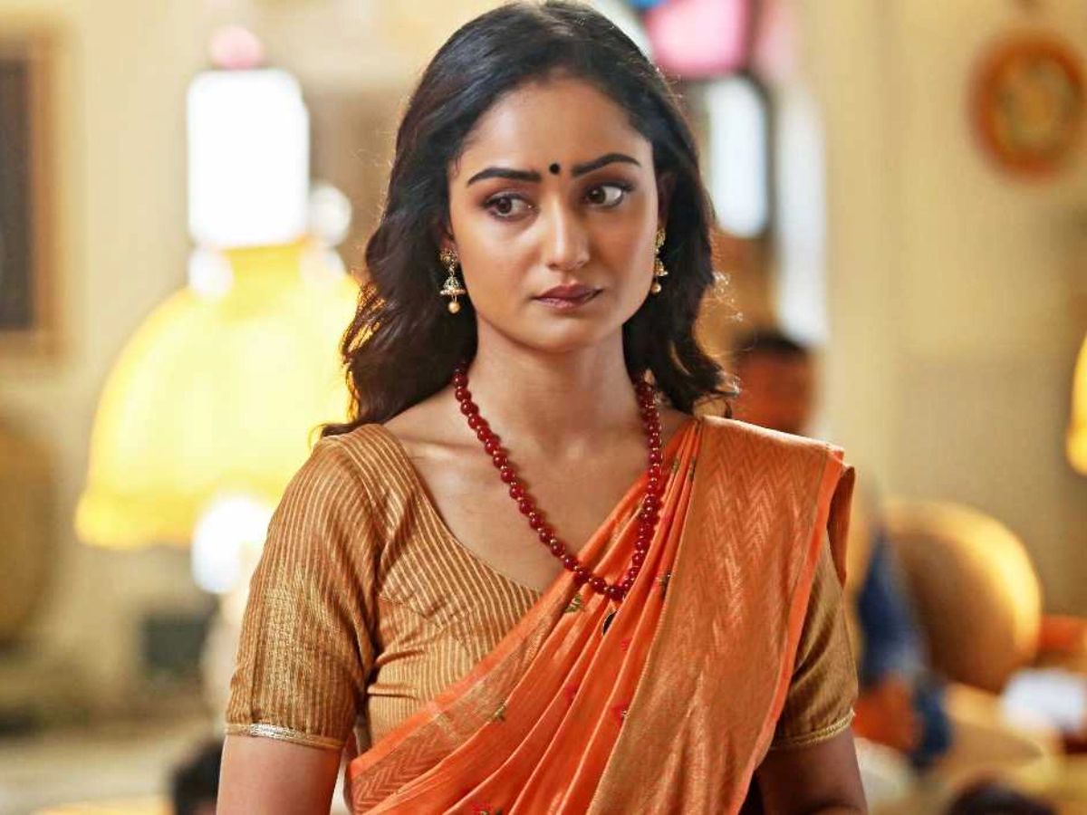 इंटीमेट सीन, बोल्डनेस किसी का भी नहीं चला जादू, स्क्रीन से गायब हुईं बाबा निराला का ईमान डुलाने वाली एक्ट्रेस! - Photo Gallery