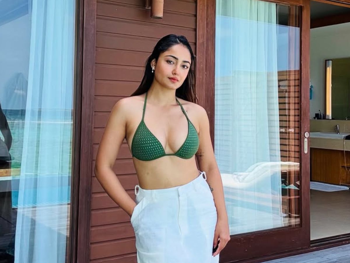 इंटीमेट सीन, बोल्डनेस किसी का भी नहीं चला जादू, स्क्रीन से गायब हुईं बाबा निराला का ईमान डुलाने वाली एक्ट्रेस! - Photo Gallery