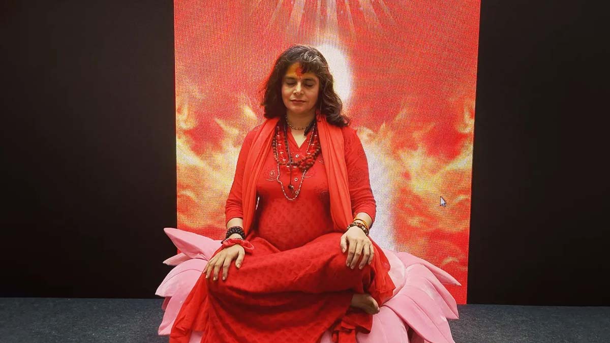tv-actress-nupur-alankar-left-industry-took-sanyas-spiritual-journey 27 साल का एक्टिंग करियर छोड़ संन्यासिन बन गई ये एक्ट्रेस, अब ऐसे करती है गुजारा