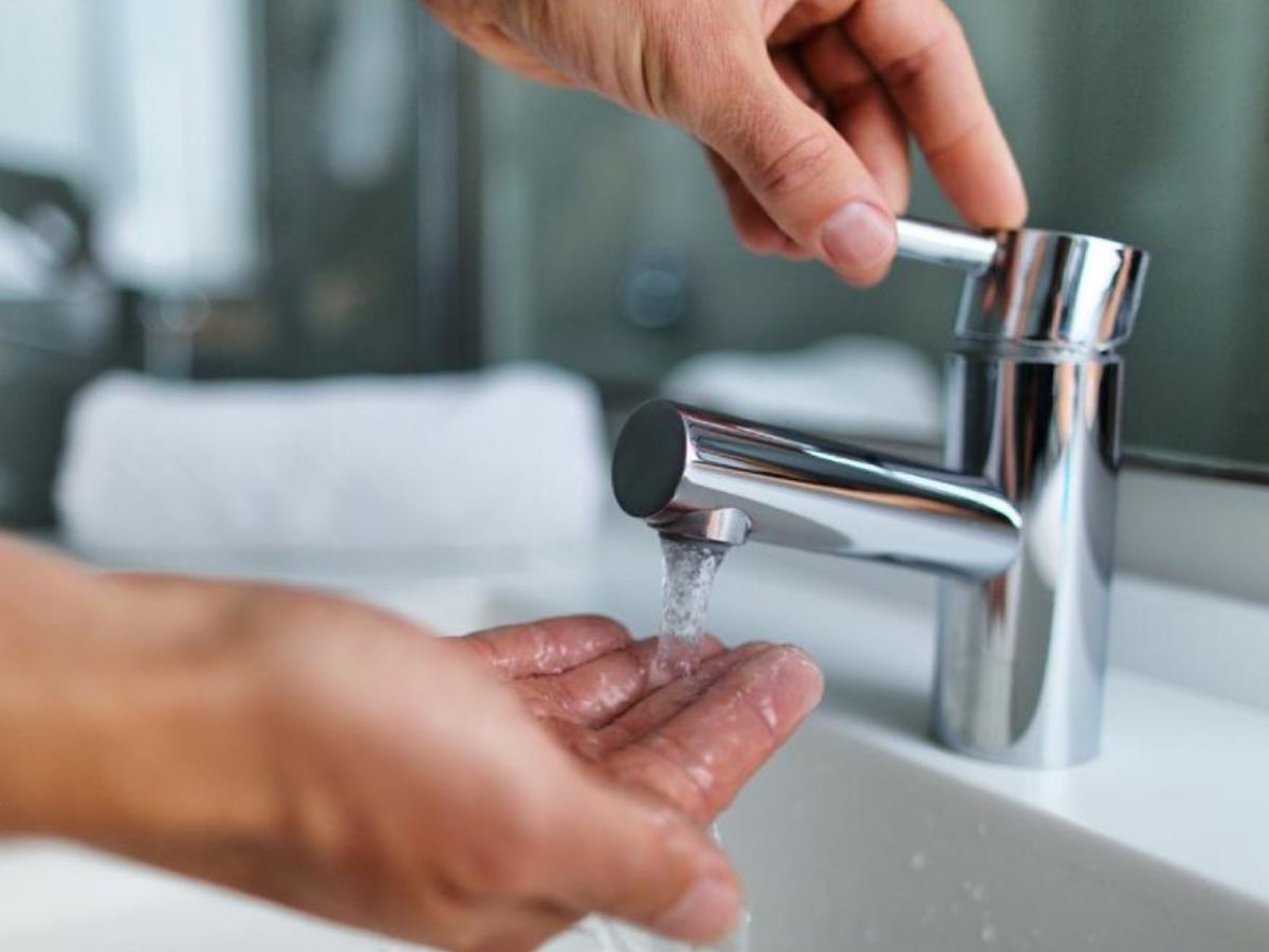 Hot water will clean the rolling pin - Photo Gallery