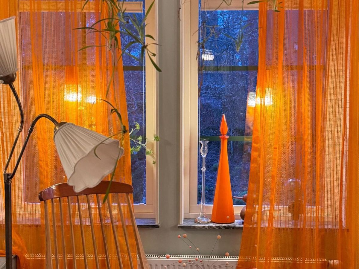 Diwali 2025: इस दिवाली अपने घर को सजाएं इन ट्रेंडी और स्टाइलिश पर्दों से - Photo Gallery