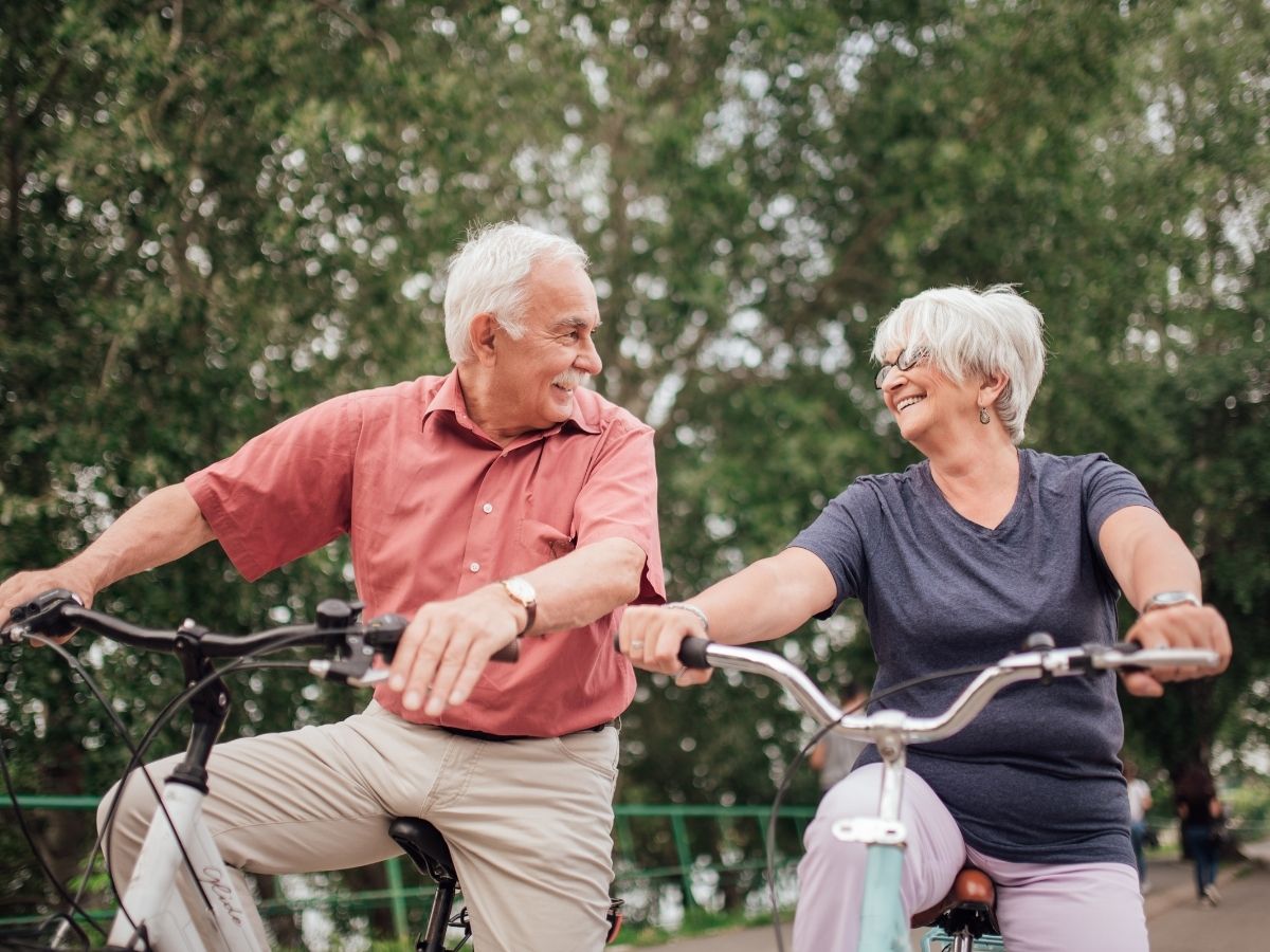 दुनिया का सबसे अमीर देश, फिर भी नेता करते हैं पैडलिंग; क्या है इस अनोखी परंपरा के पीछे का सच? - Photo Gallery