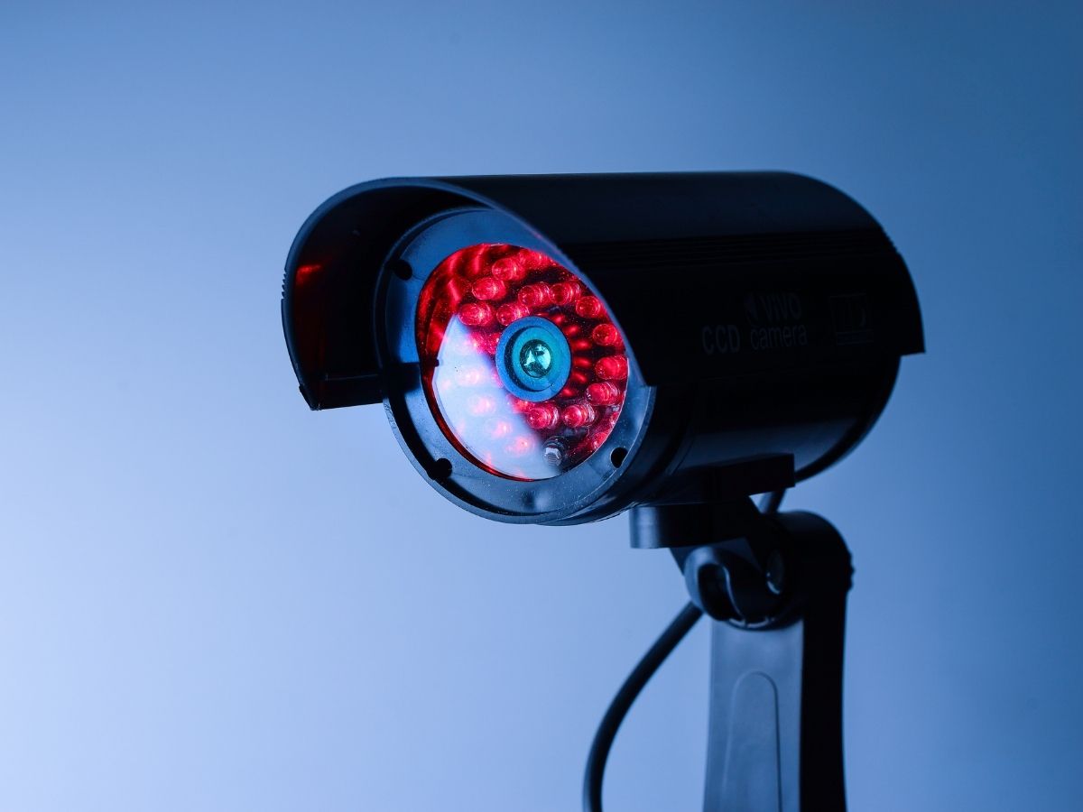 अगर घर में लगा रखा है CCTV कैमरा, तो जरूर से इन बातों का रखें खास ध्यान; जरा सी गलती दे देगी तगड़ा झटका - Photo Gallery