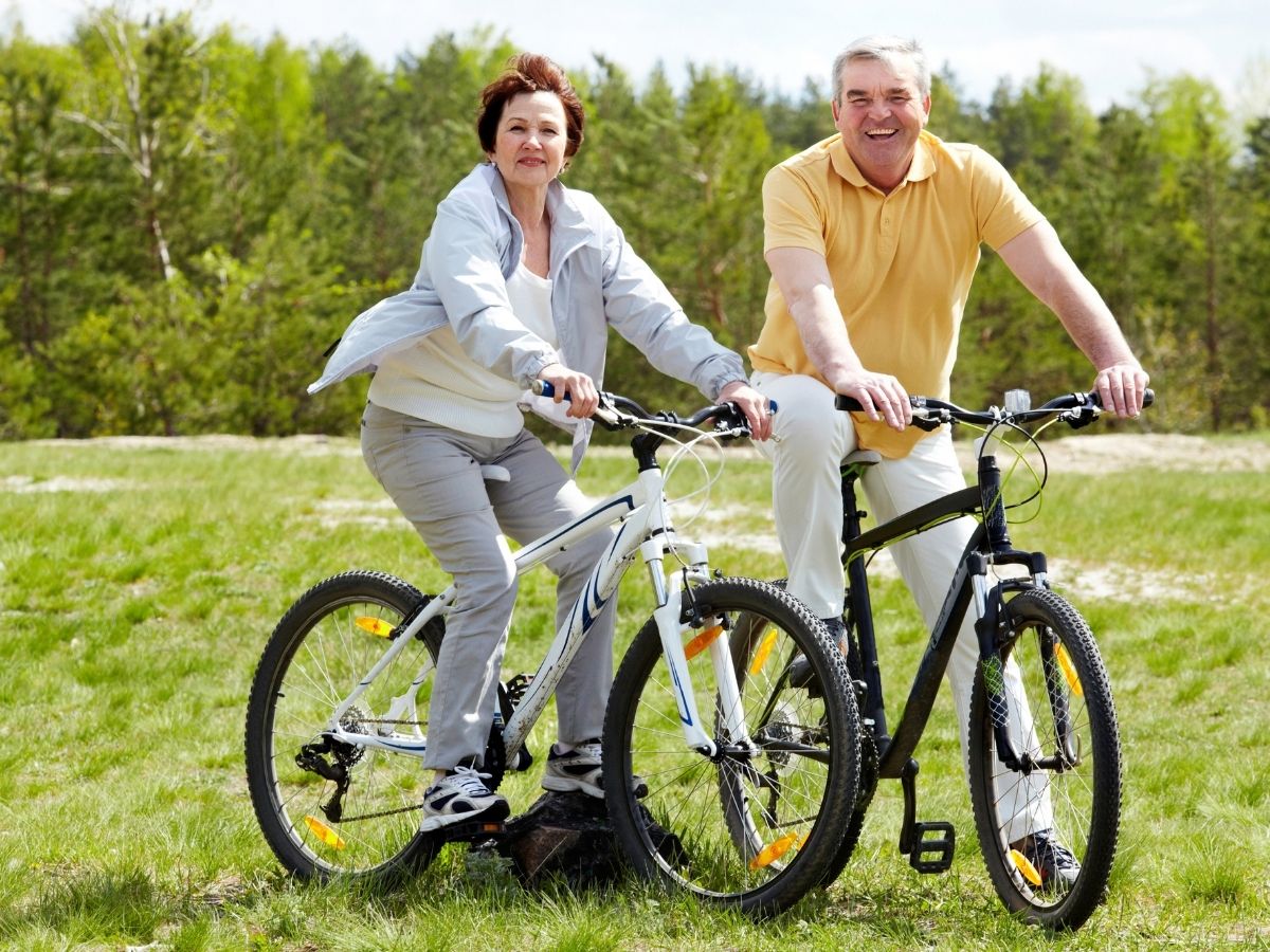 दुनिया का सबसे अमीर देश, फिर भी नेता करते हैं पैडलिंग; क्या है इस अनोखी परंपरा के पीछे का सच? - Photo Gallery