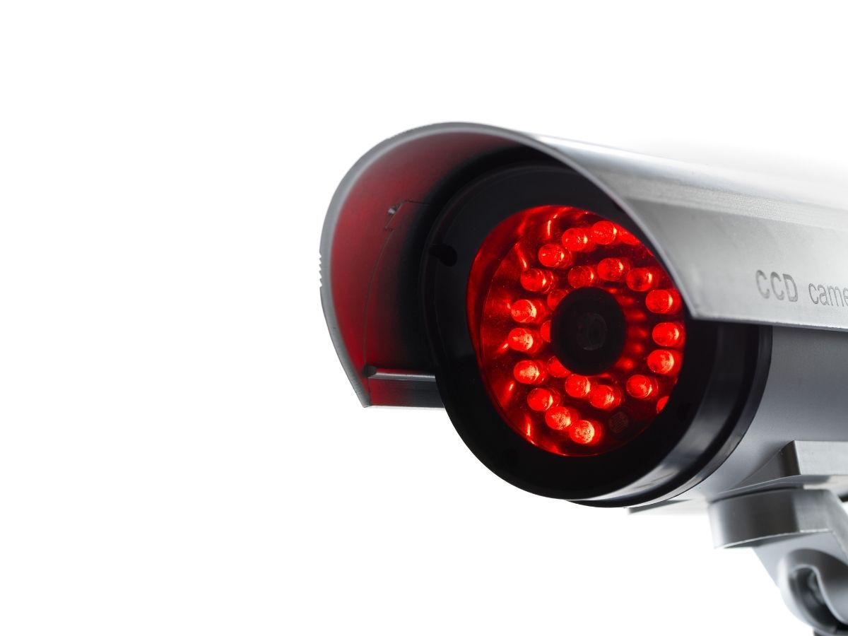 अगर घर में लगा रखा है CCTV कैमरा, तो जरूर से इन बातों का रखें खास ध्यान; जरा सी गलती दे देगी तगड़ा झटका - Photo Gallery