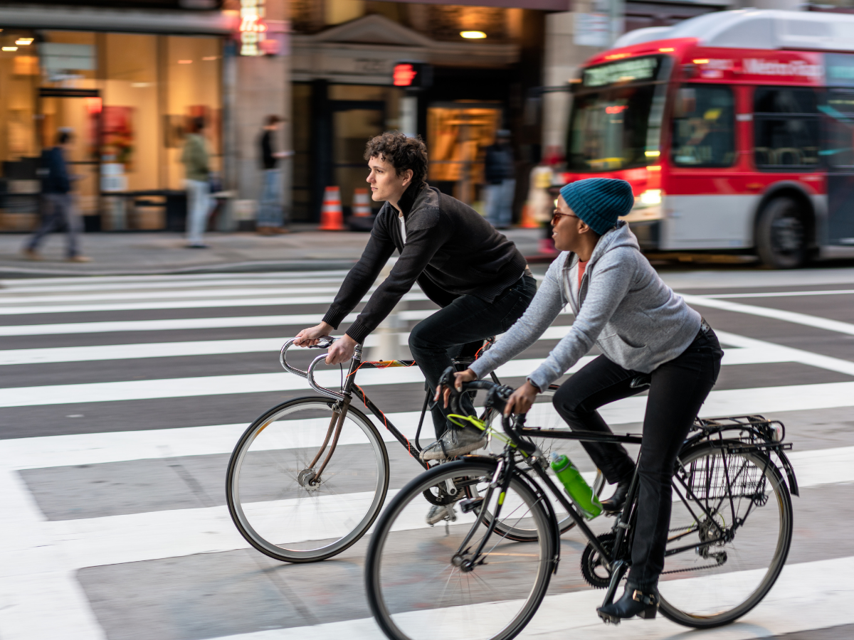 दुनिया का सबसे अमीर देश, फिर भी नेता करते हैं पैडलिंग; क्या है इस अनोखी परंपरा के पीछे का सच? - Photo Gallery