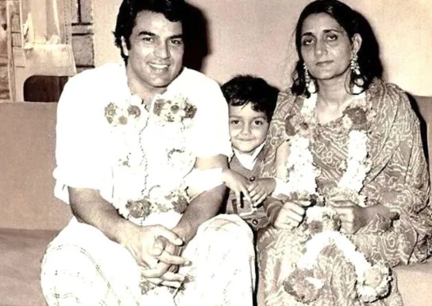 Dharmendra had two marriages - Photo Gallery