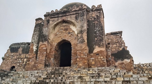 Firoz Shah Kotla Fort - Photo Gallery