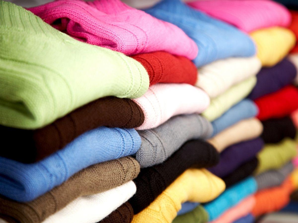 सर्दियों में ऐसे भगाएं ऊनी कपड़ों में जमी बदबू, यहां जानें सुरक्षित और असरदार तरीके - Photo Gallery