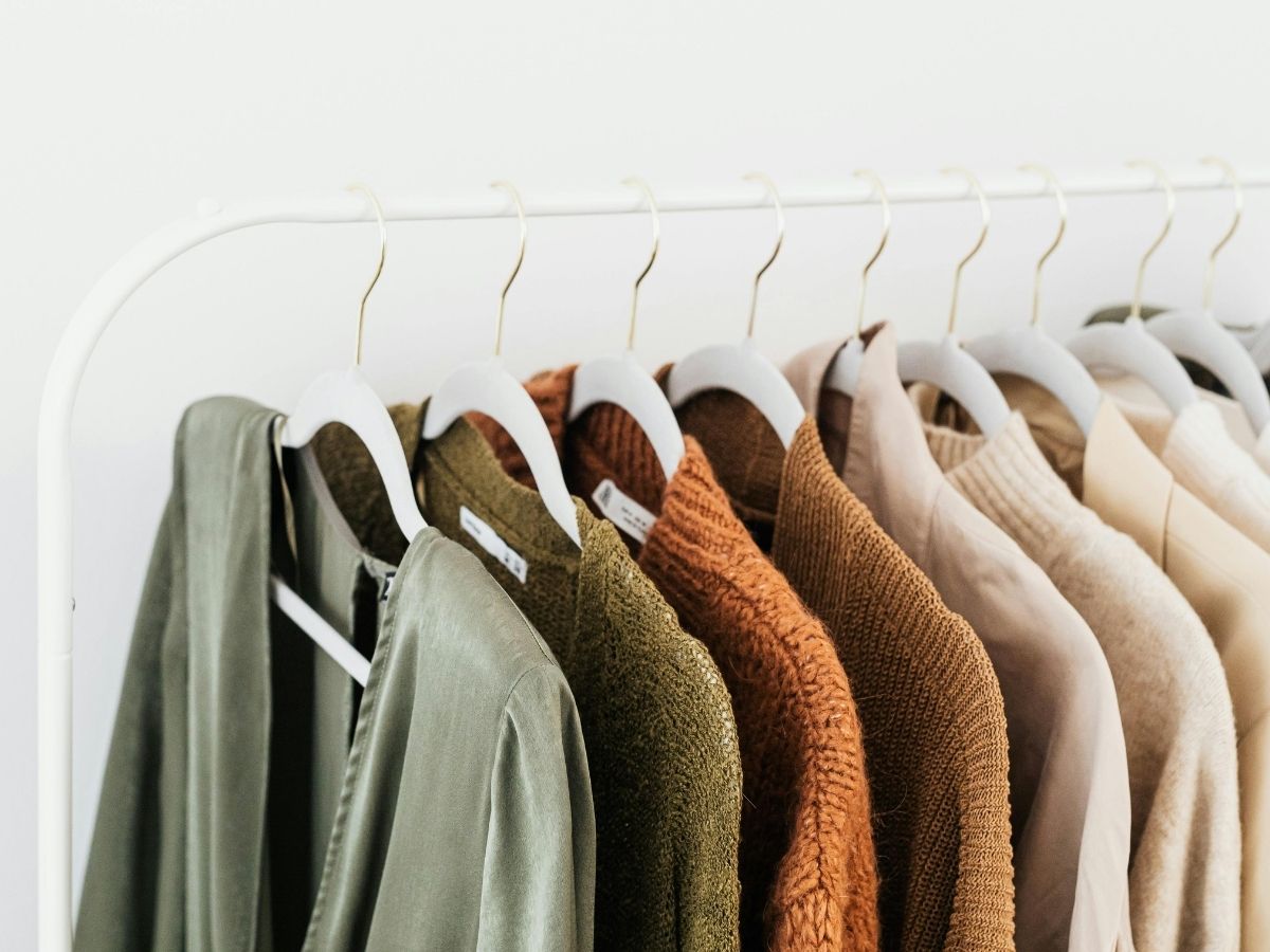 सर्दियों में ऐसे भगाएं ऊनी कपड़ों में जमी बदबू, यहां जानें सुरक्षित और असरदार तरीके - Photo Gallery