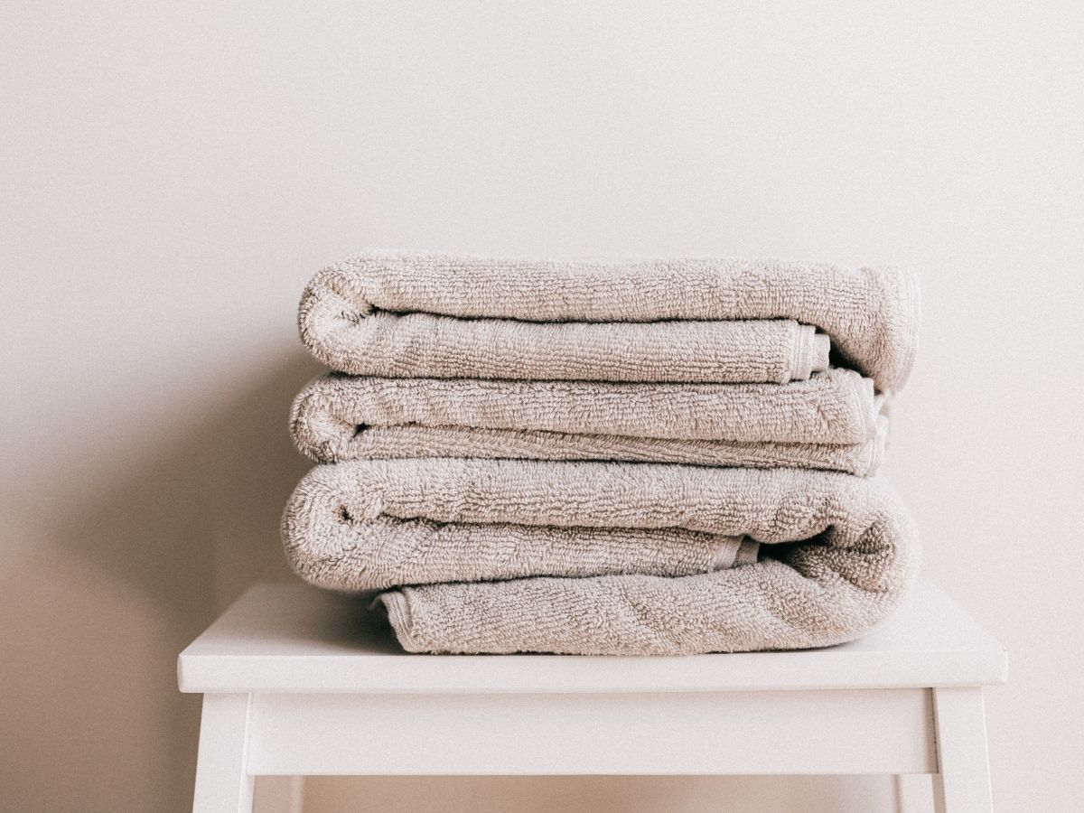 सर्दियों में ऐसे भगाएं ऊनी कपड़ों में जमी बदबू, यहां जानें सुरक्षित और असरदार तरीके - Photo Gallery