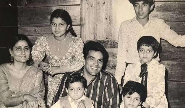 What is the name of the first wife? - Photo Gallery