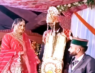 Simple ceremony for Gamru's daughter - Photo Gallery