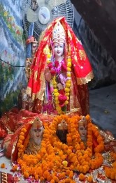 The temple looks like a cave - Photo Gallery