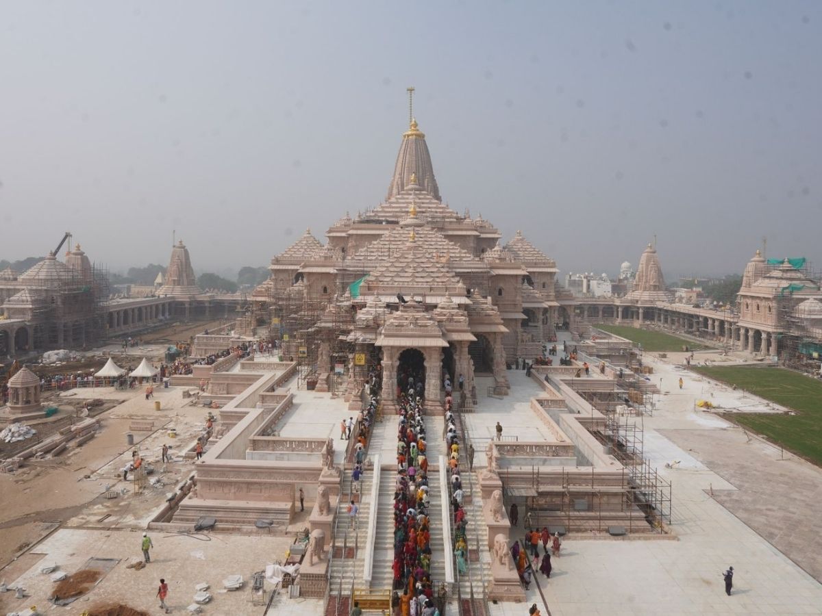 राम मंदिर के शिखर पर लहराएगा विशेष निर्मित भगवा ध्वज, कीमत से लेकर लाइफ एक्सपेक्टेंसी यहां जानें सारी जानकारी - Photo Gallery