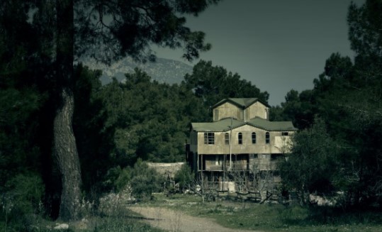 House No. W-3, GK-1: Murder House - Photo Gallery